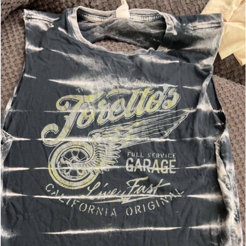 Buckle tank size large